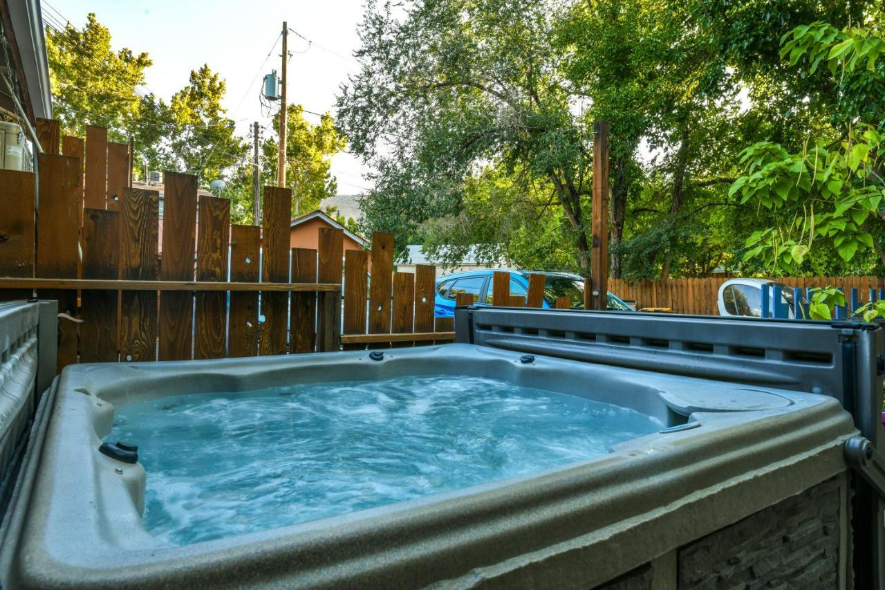 Lodge 7 - Downtown Location. Studio With Shared Hot Tub. Minutes To Arches N.P. Moab Exteriör bild